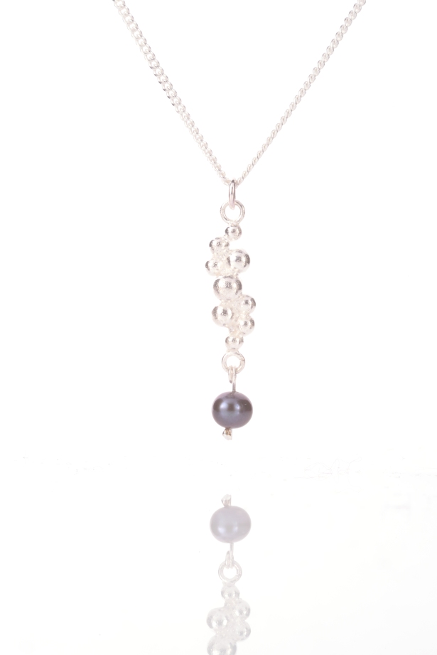 sil_bluepearl_necklace